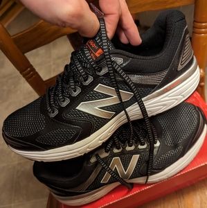 New balance men's sneakers casual gym black and white size 10 unisex